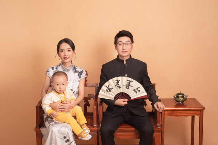 1684198717234638.jpeg 全家福.jpg