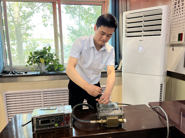 1716773161753944.jpeg 综采队交锋.jpg